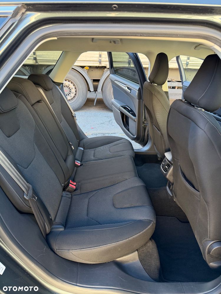 Ford Mondeo - 29