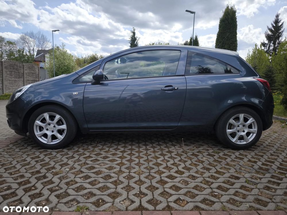 Opel Corsa 1.2 16V Cosmo - 5