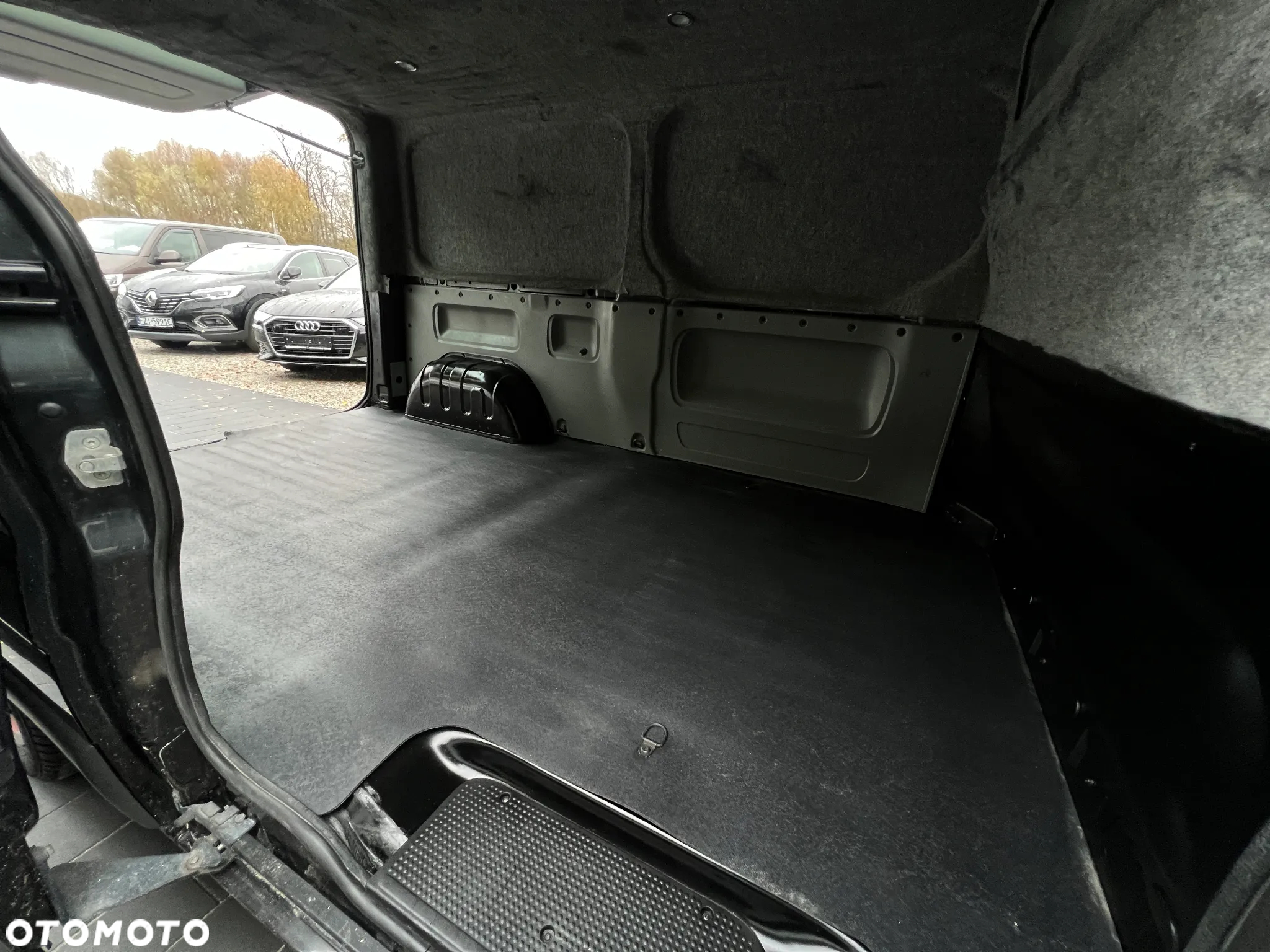 Renault TRAFIC - 24