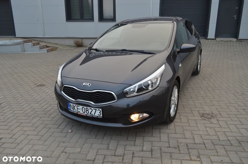 Kia Ceed 1.4 CVVT Fifa World Cup Edition - 3