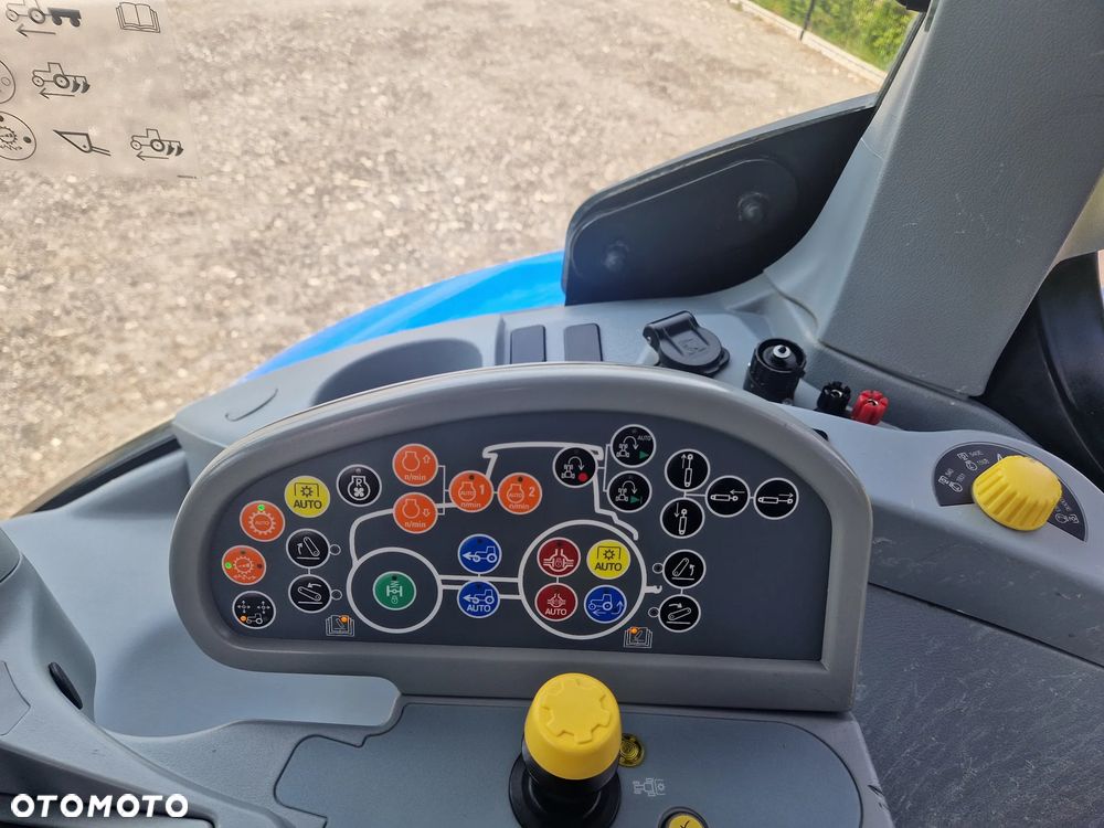 New Holland T7.245 AUTOCOMMAND PNEUMATYKA - 15