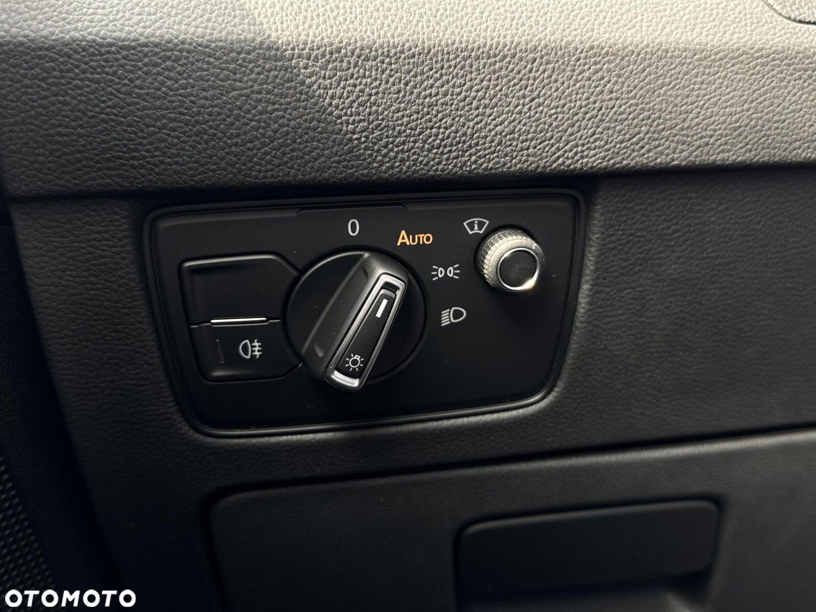 Volkswagen Passat - 13