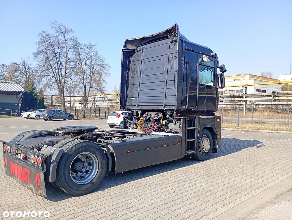 Renault MAGNUM - 4
