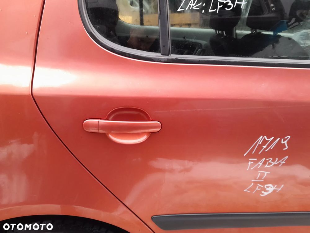 SKODA FABIA II DRZWI PRAWE TYLNE PRAWY TYŁ HB KOLOR: LF3H - 2