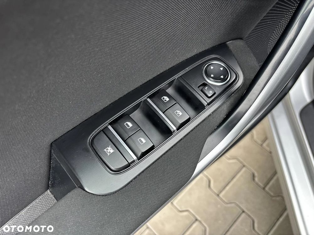 Kia Ceed 1.6 CRDi SCR M - 10