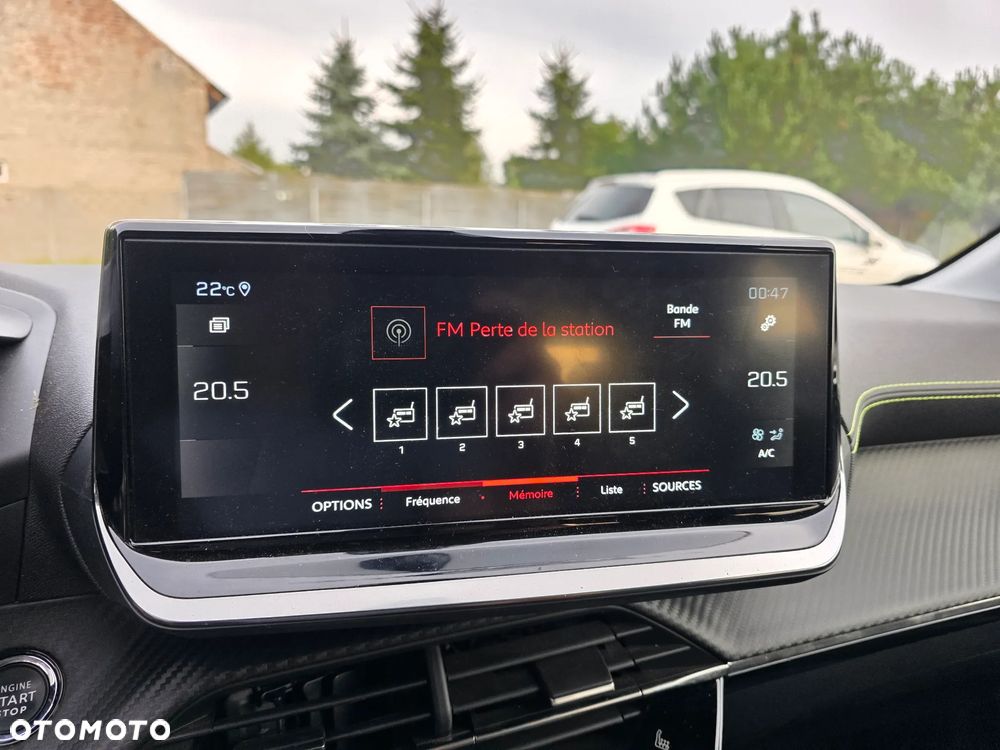Peugeot 208 PureTech 130 EAT8 Allure - 21