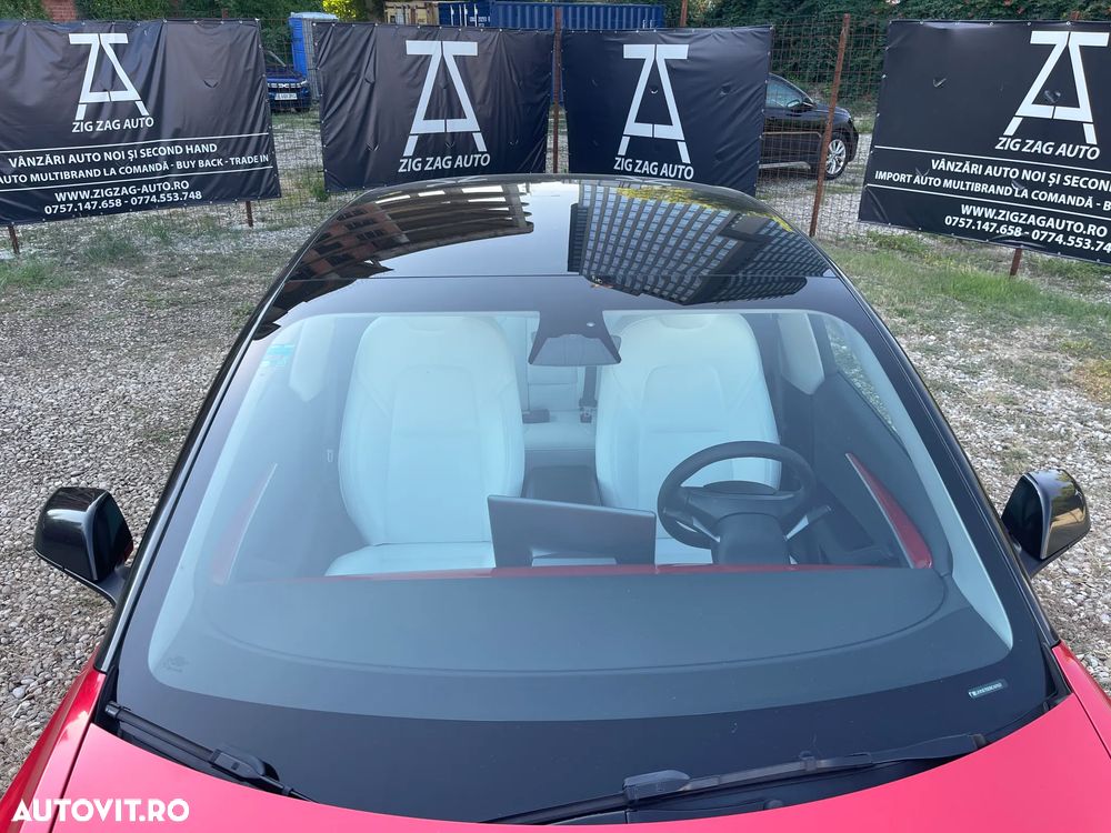 Tesla Model 3 - 10