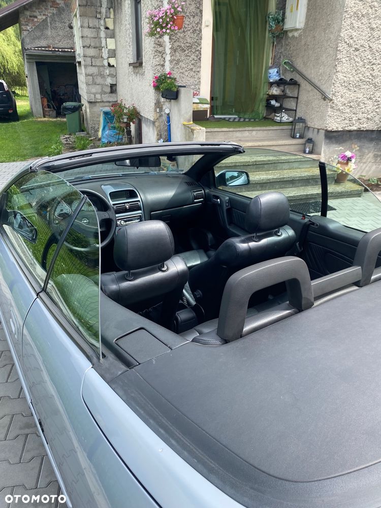 Opel Astra 2.2 Bertone - 11