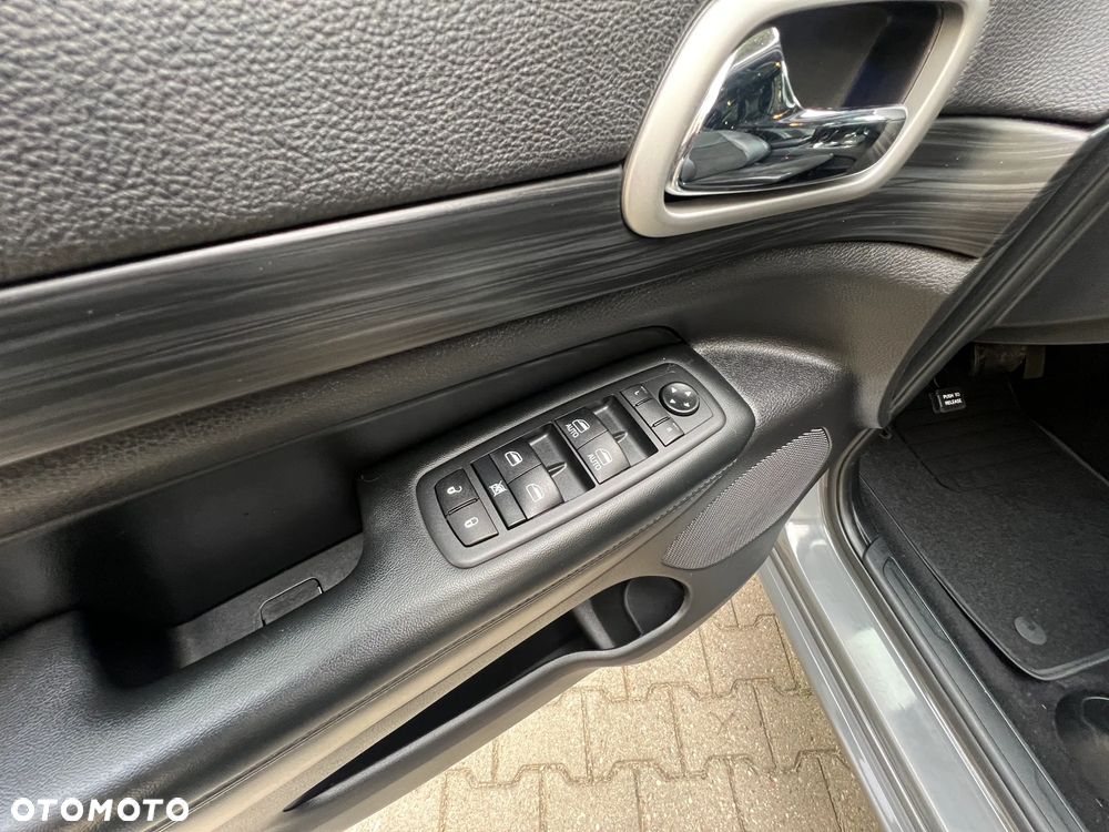 Jeep Grand Cherokee - 8