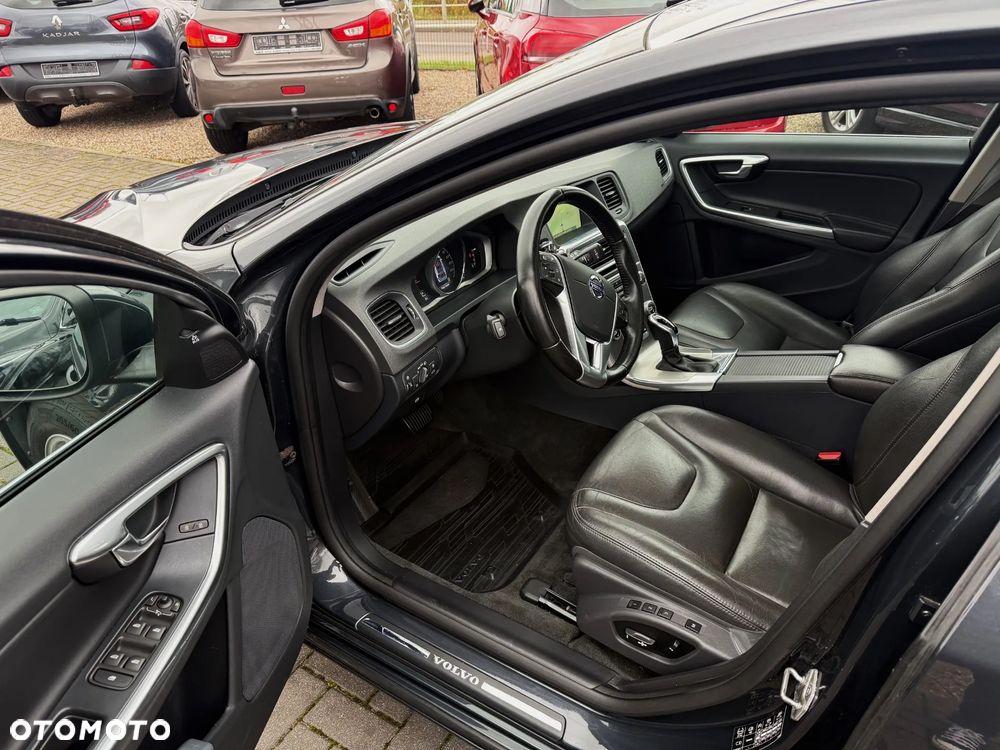 Volvo V60 D4 Geartronic Summum - 6