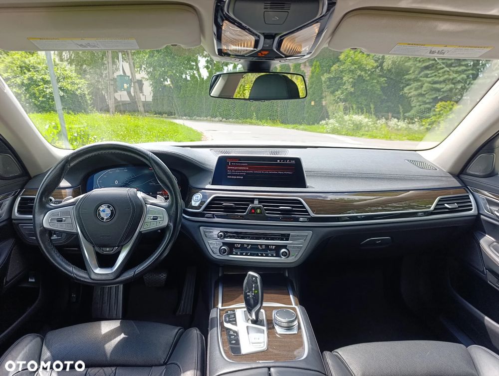 BMW Seria 7 740Li - 8