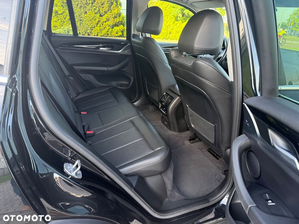 BMW X3 xDrive20d mHEV - 19