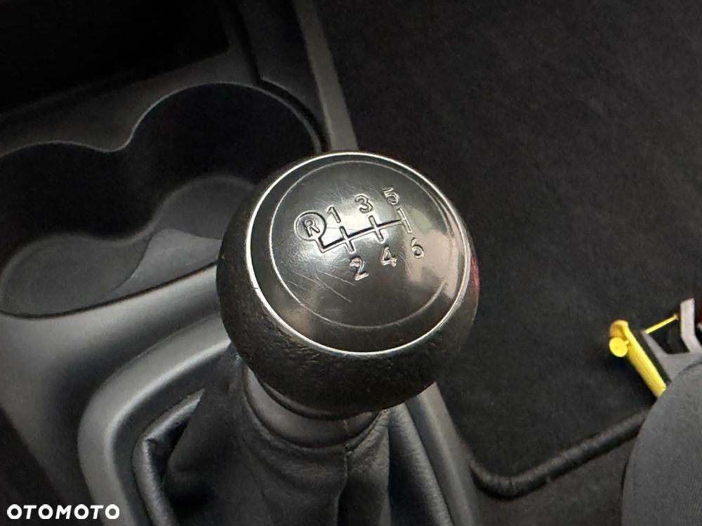 Toyota Yaris 1.33 VVT-i Executive - 12