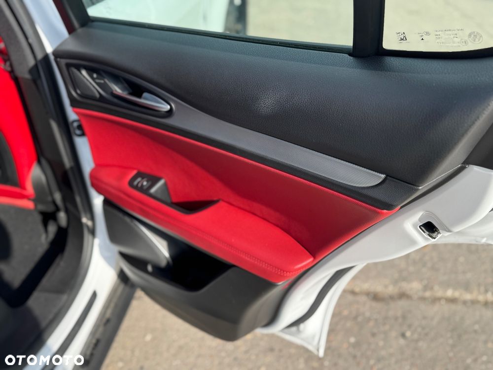 Alfa Romeo Stelvio 2.0 Turbo Veloce Q4 - 18