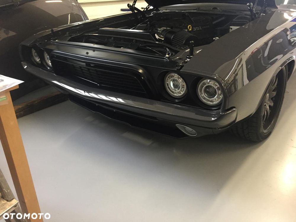 Dodge Challenger - 4