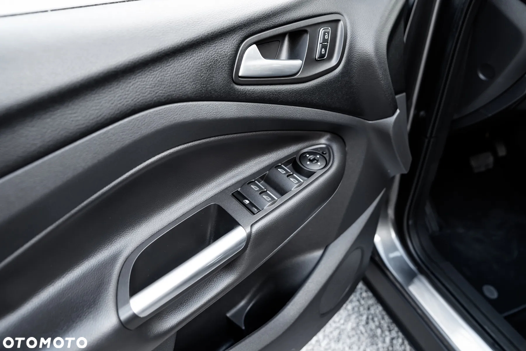 Ford Kuga - 16