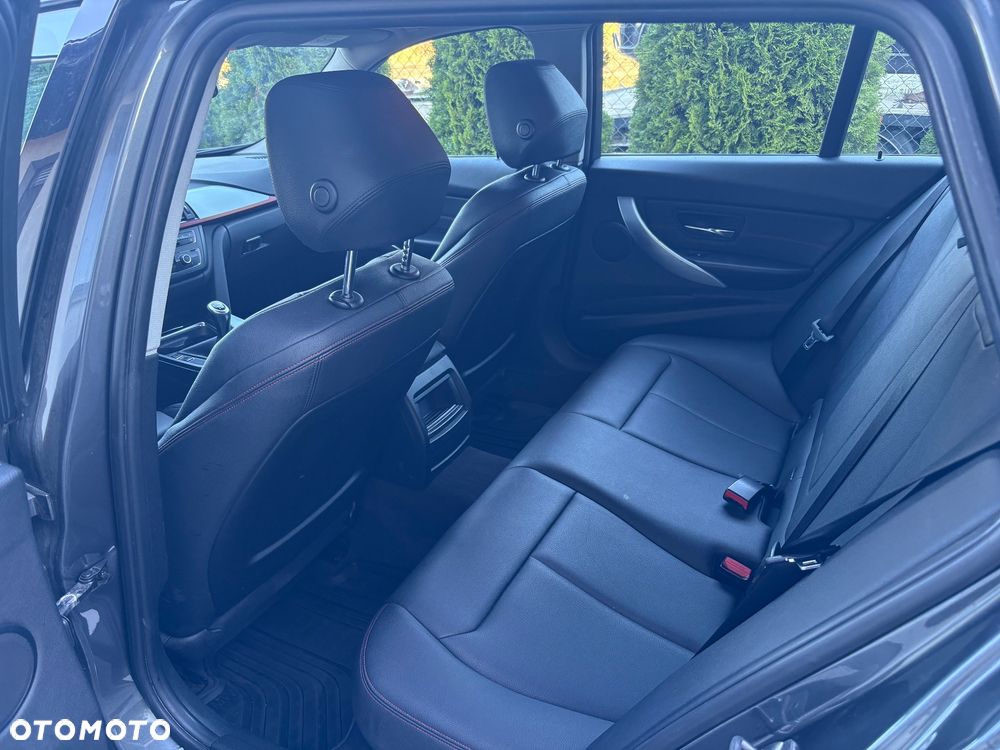 BMW Seria 3 318d Sport Line EU6 - 18