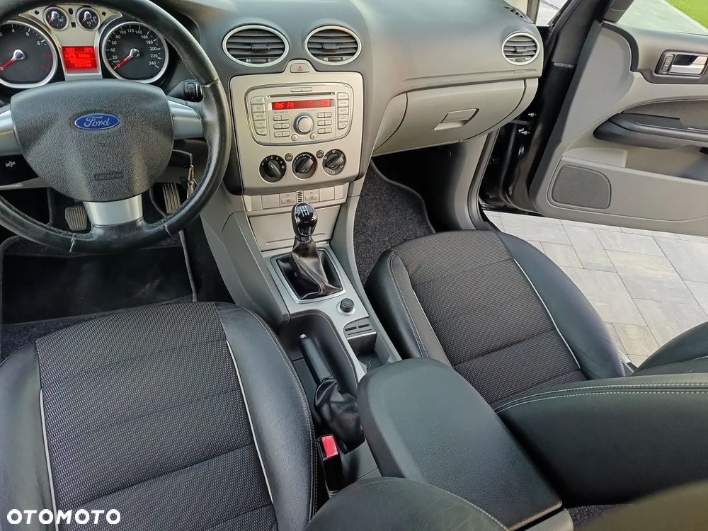 Ford Focus 1.6 16V Black Magic - 13