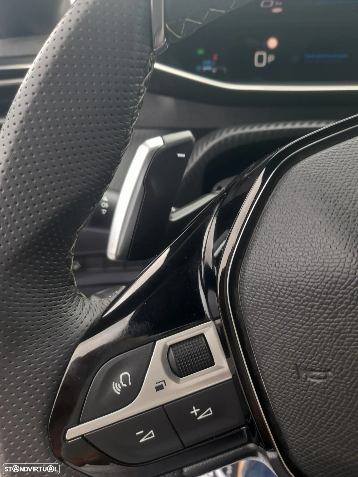Peugeot 208 1.2 Hybrid GT e-DCS6 - 13