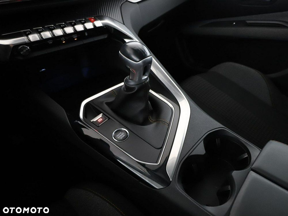 Peugeot 3008 PureTech 130 Stop & Start GPF Active Business-Paket - 30