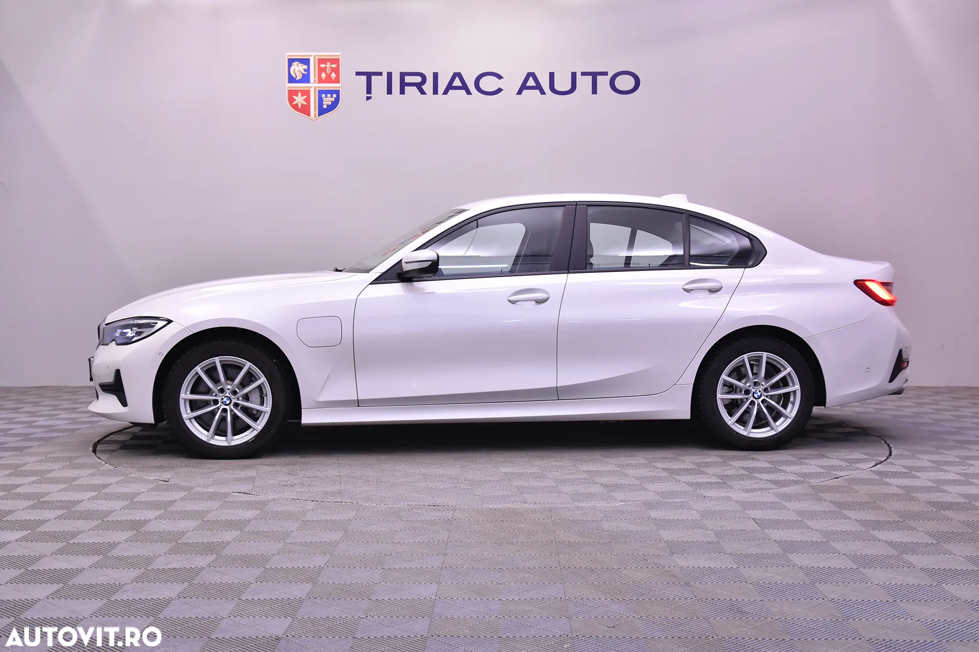 BMW Seria 3 330e AT PHEV - 2