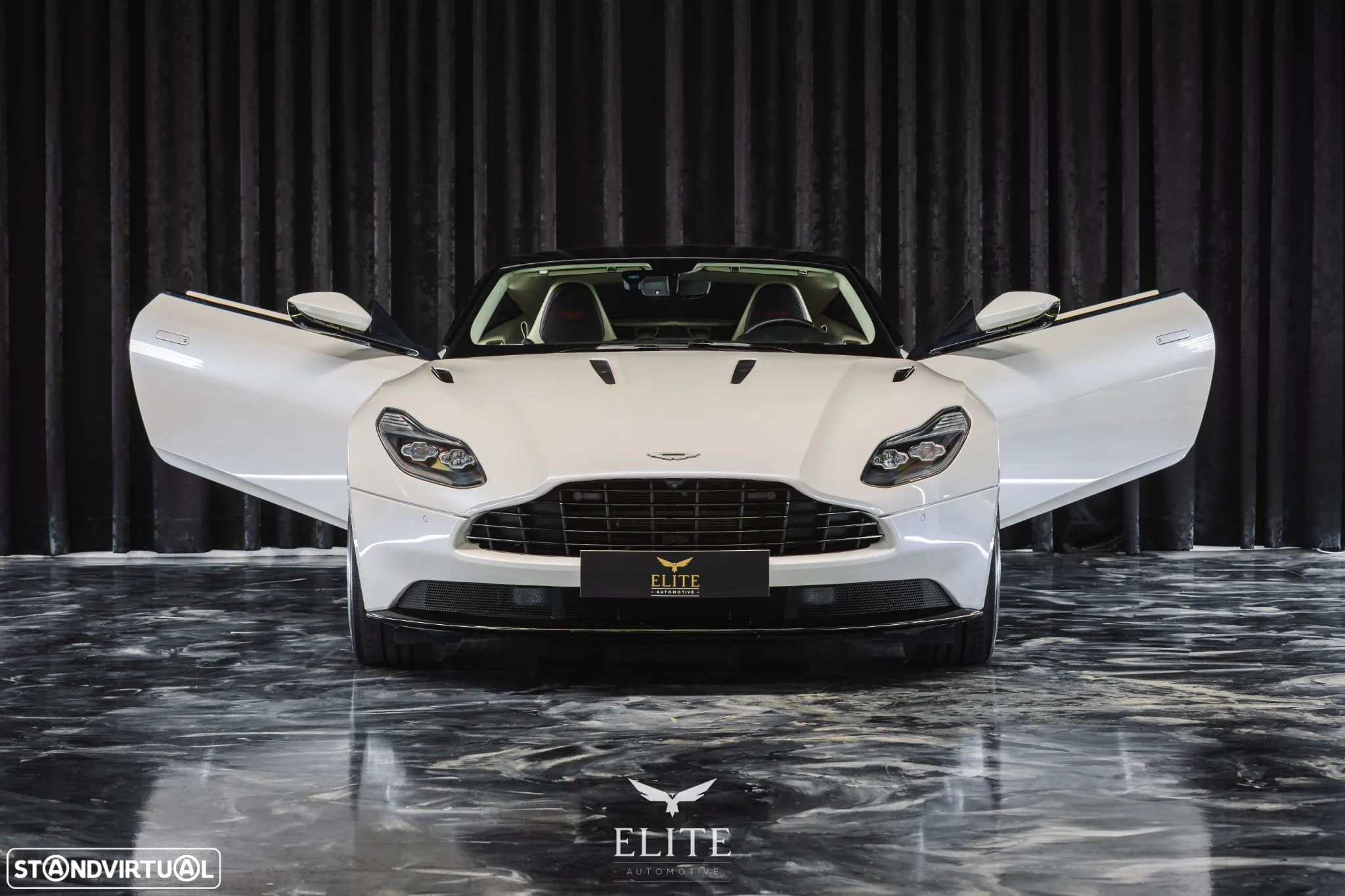 Aston Martin DB11 Coupé V12 Launch Edition - 2