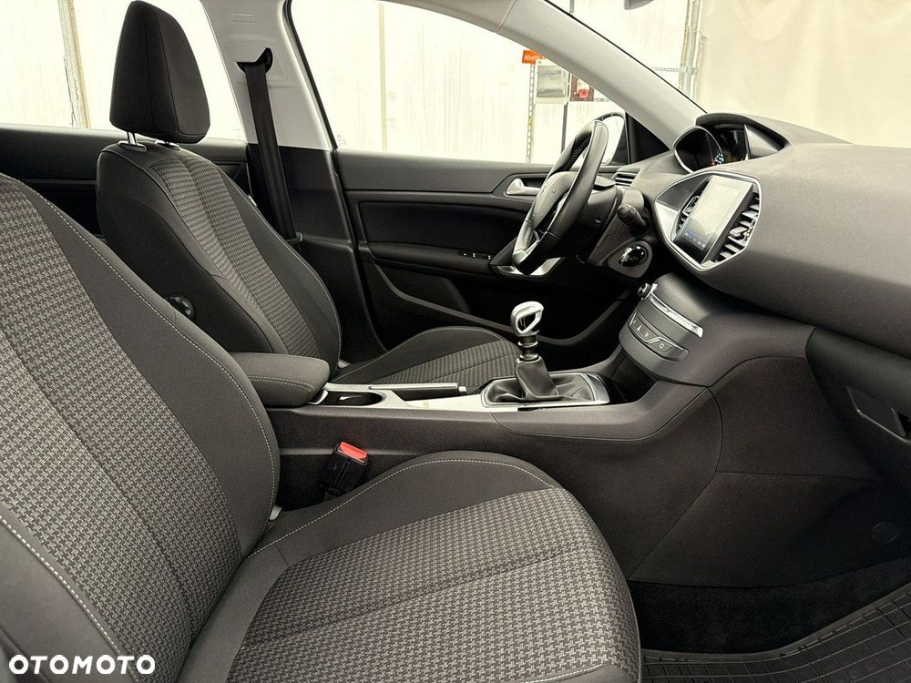 Peugeot 308 - 24