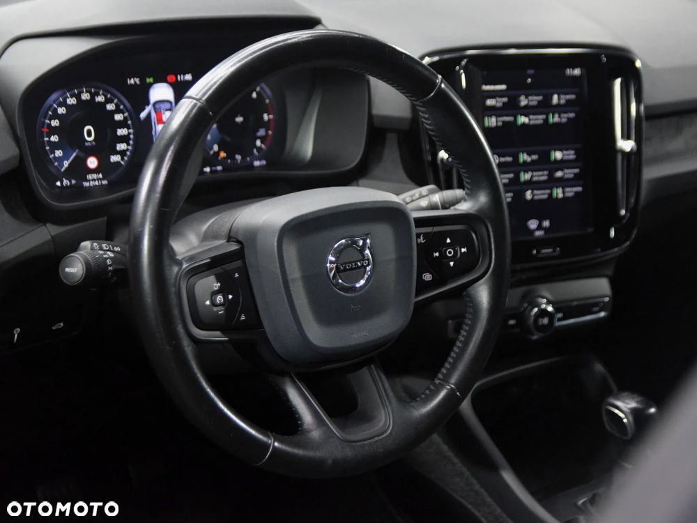 Volvo XC 40 - 25