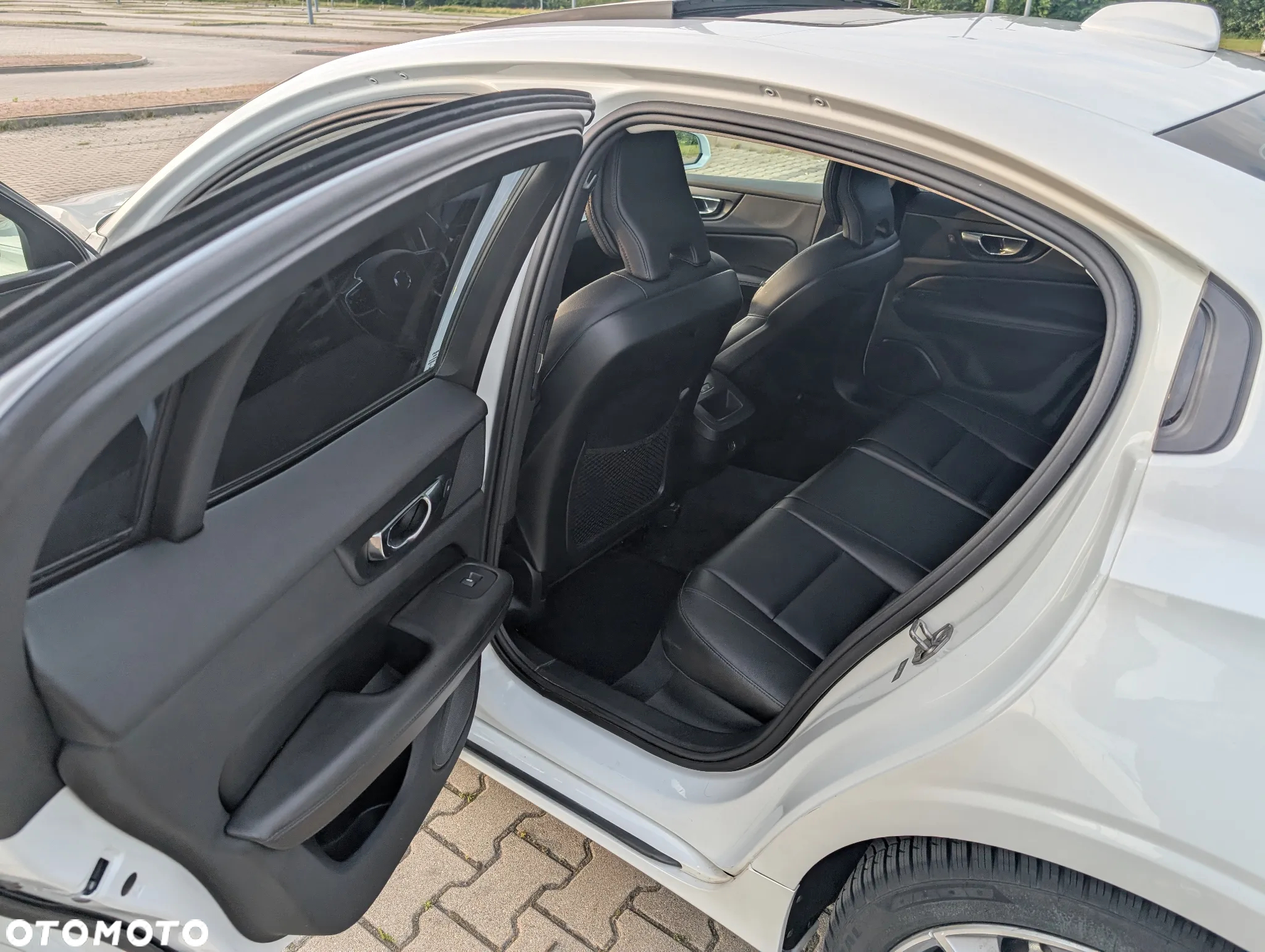 Volvo S60 T6 AWD Momentum Pro - 21