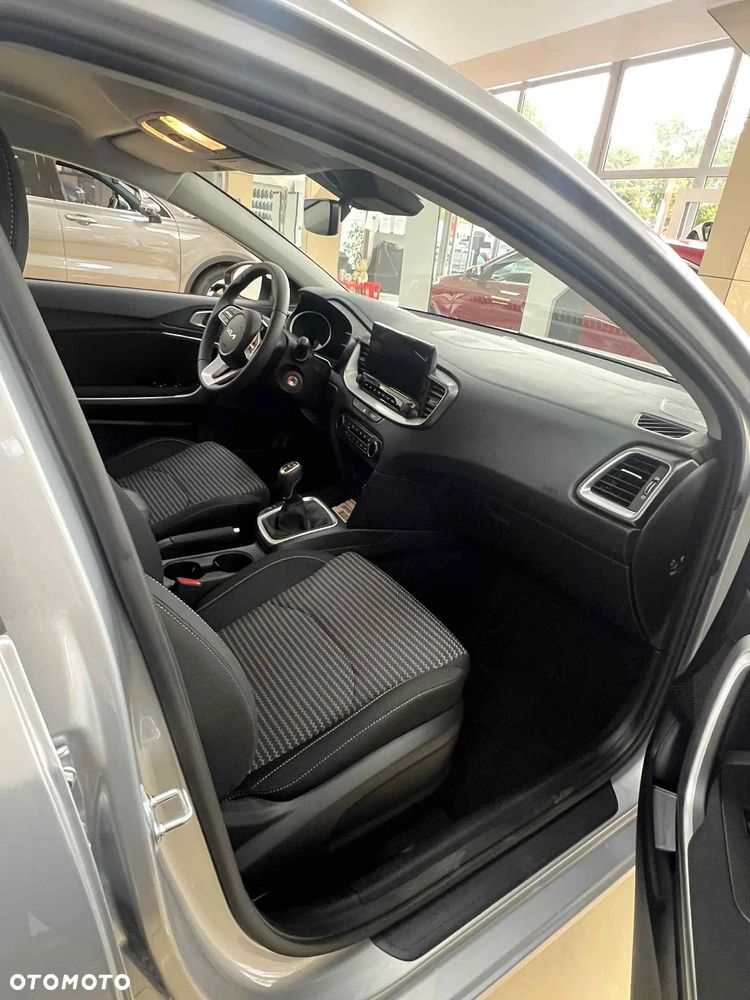 Kia Ceed 1.5 T-GDI M - 15