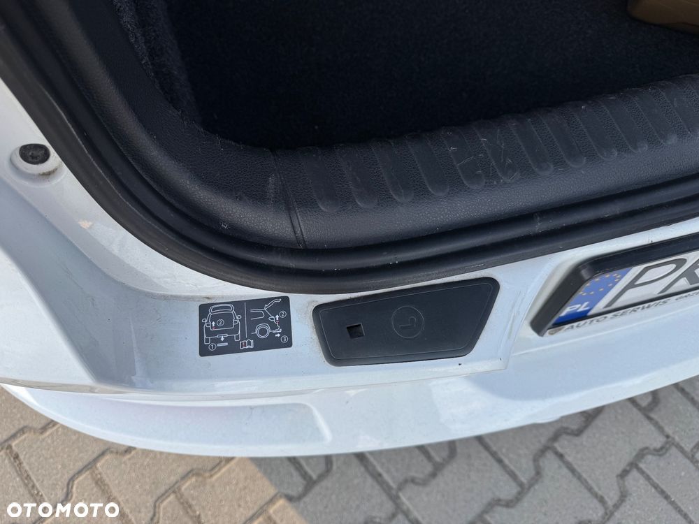 Volkswagen Tiguan - 32