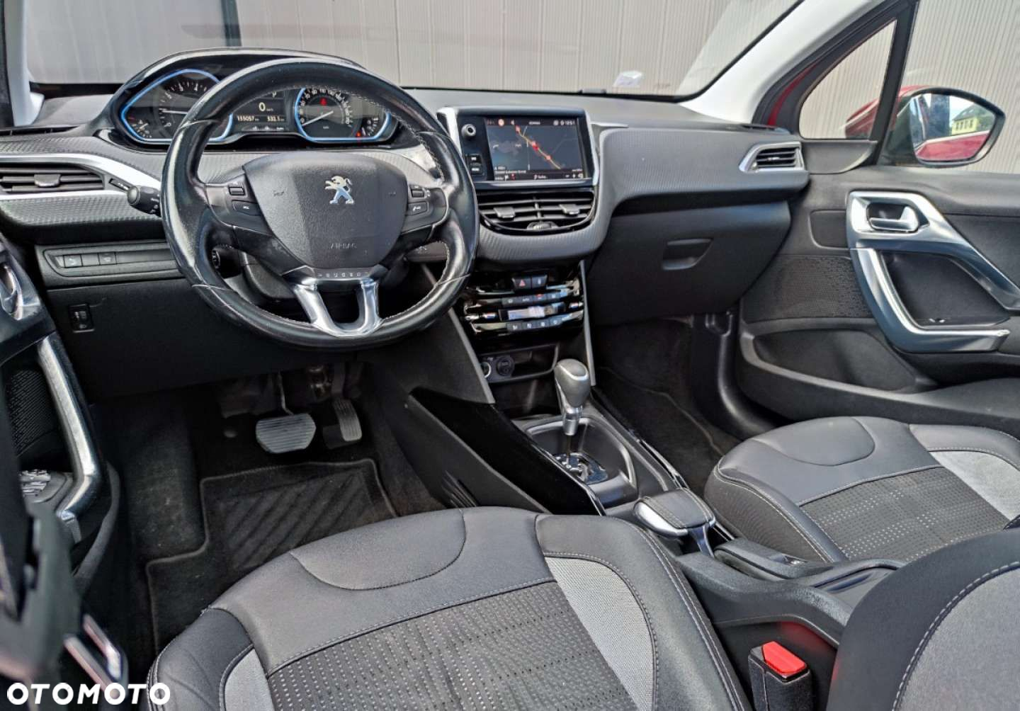Peugeot 2008 PureTech 110 Stop&Start EAT6 Allure - 32
