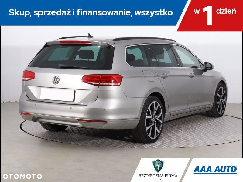 Volkswagen Passat - 6