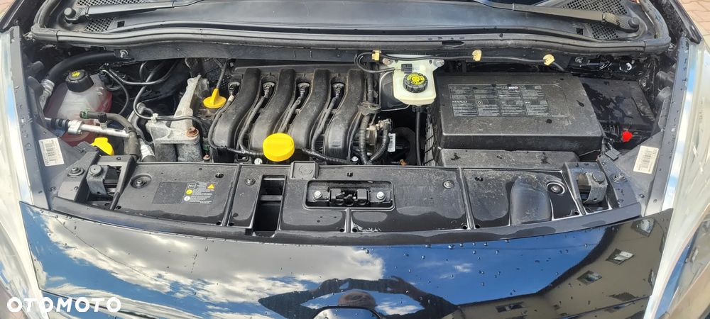 Renault Grand Scenic - 8