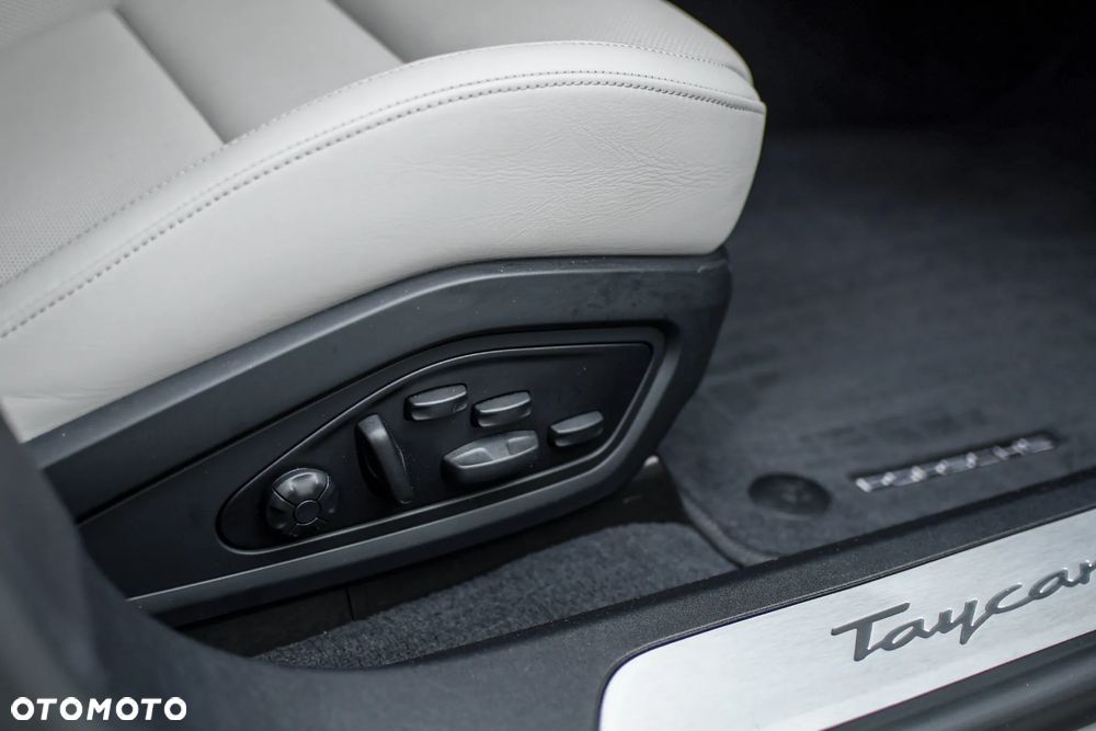 Porsche Taycan 4S Performance Plus - 25