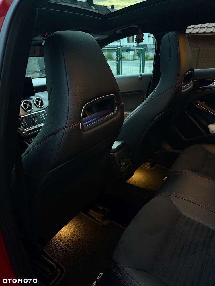 Mercedes-Benz GLA 220 4-Matic AMG Line - 13