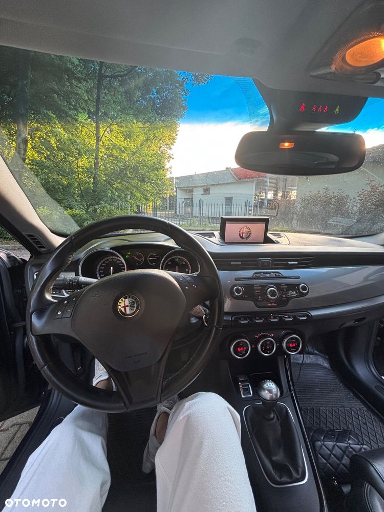 Alfa Romeo Giulietta 1.6 JTDM Distinctive - 9