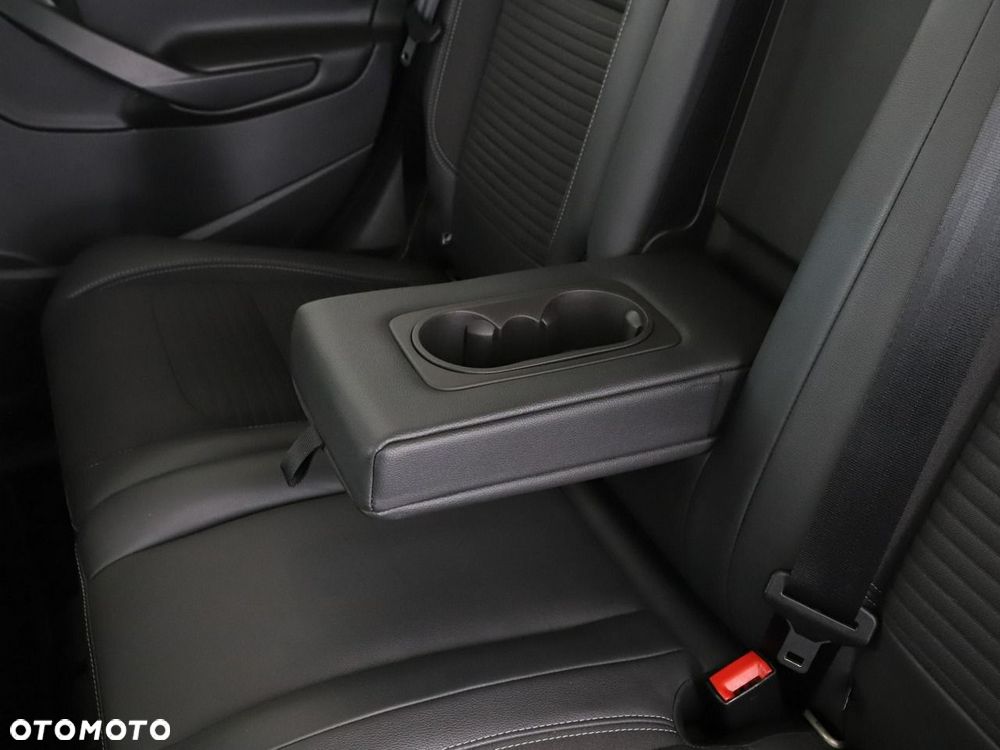 Ford Kuga 2.0 TDCi 2x4 Titanium - 35