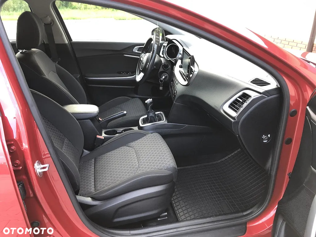 Kia Ceed 1.6 CRDi SCR L - 36