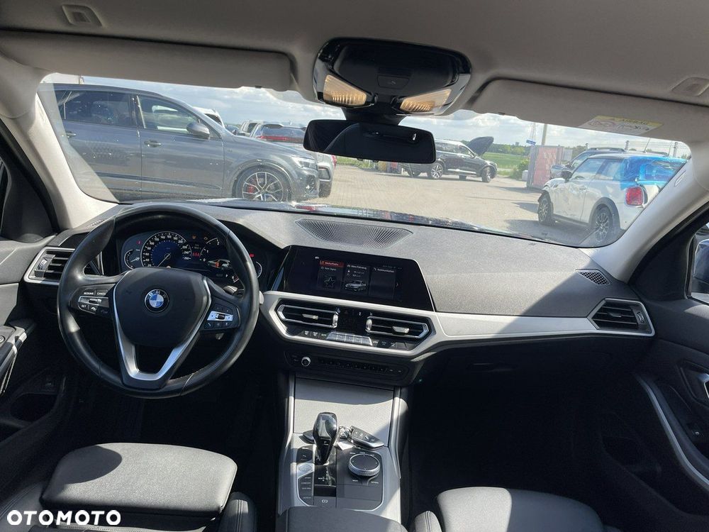 BMW Seria 3 318d - 10