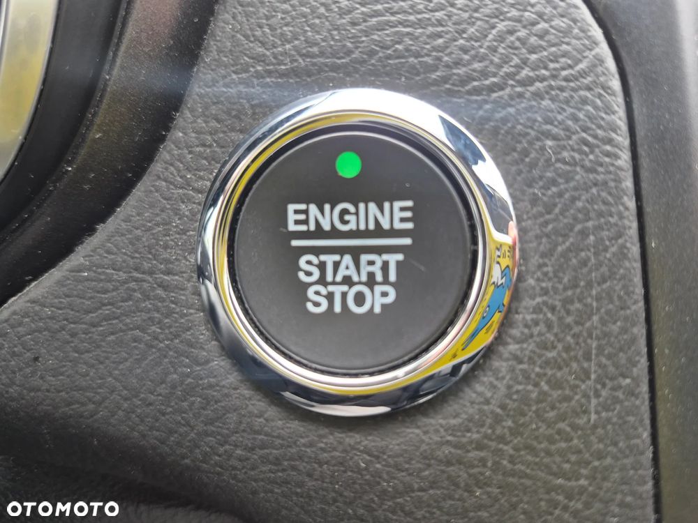 Ford Fusion 2.0 EcoBoost Titanium - 25