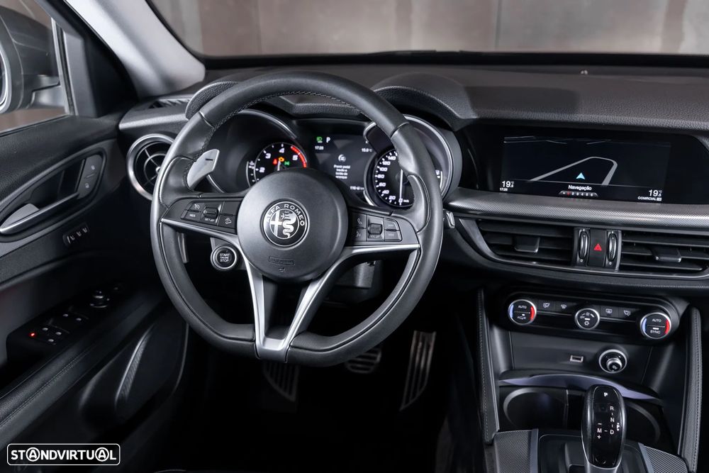 Alfa Romeo Stelvio 2.2 D Veloce Q4 AT8 - 11