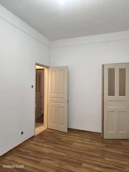 Apartamento com quintal e Alpendre em Campolide - Grande imagem: 5/12
