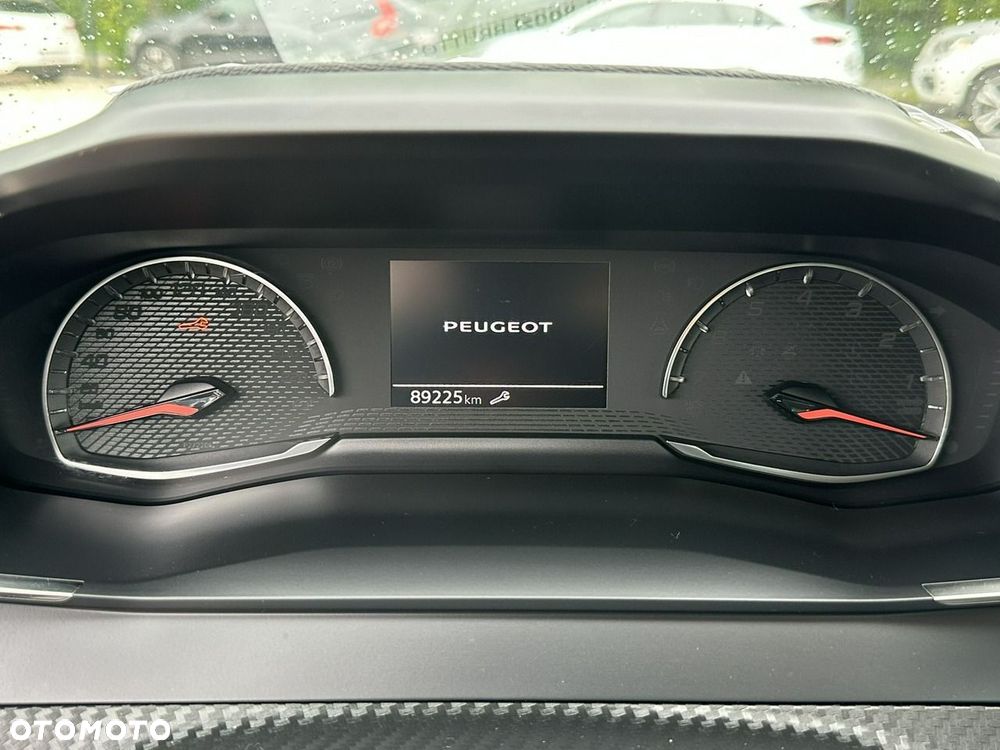 Peugeot 208 - 22