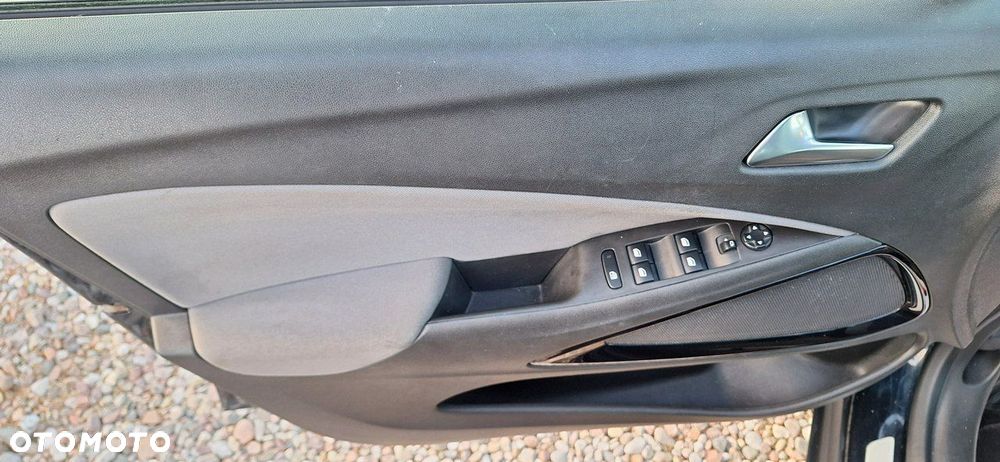 Opel Crossland X - 11