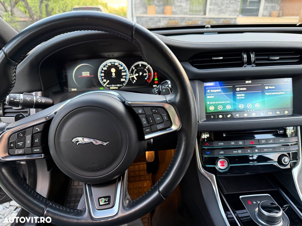 Jaguar XF 20d AWD Aut. R-Sport - 20