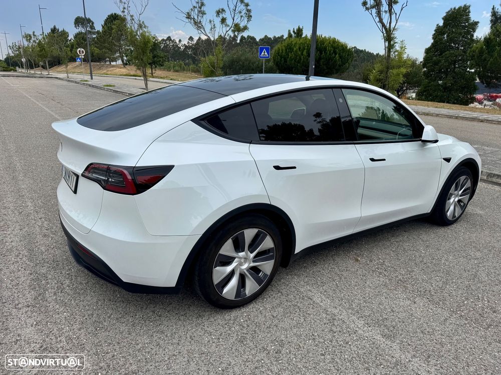 Tesla Model Y RWD - 4