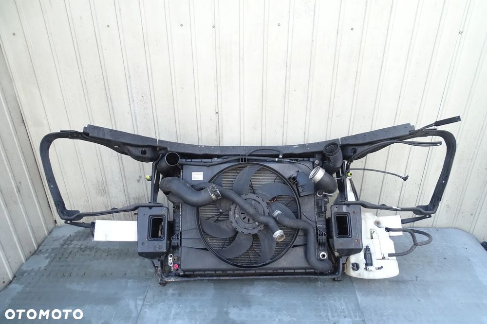 MERCEDES R KLASA 251 W251 LIFT 3.0 CDI Pas przedni - 9
