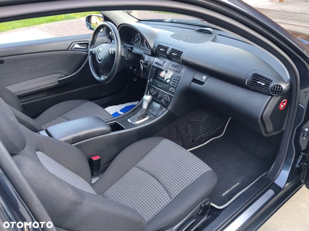 Mercedes-Benz Klasa C 180 Kompressor Automatik Sport Edition - 27