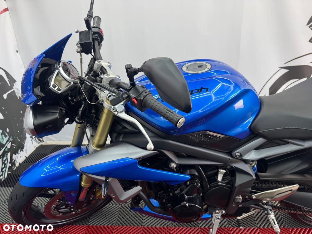 Triumph Street Triple - 12